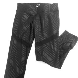 Old Navy Women’s Go-Dry Capri Leggings